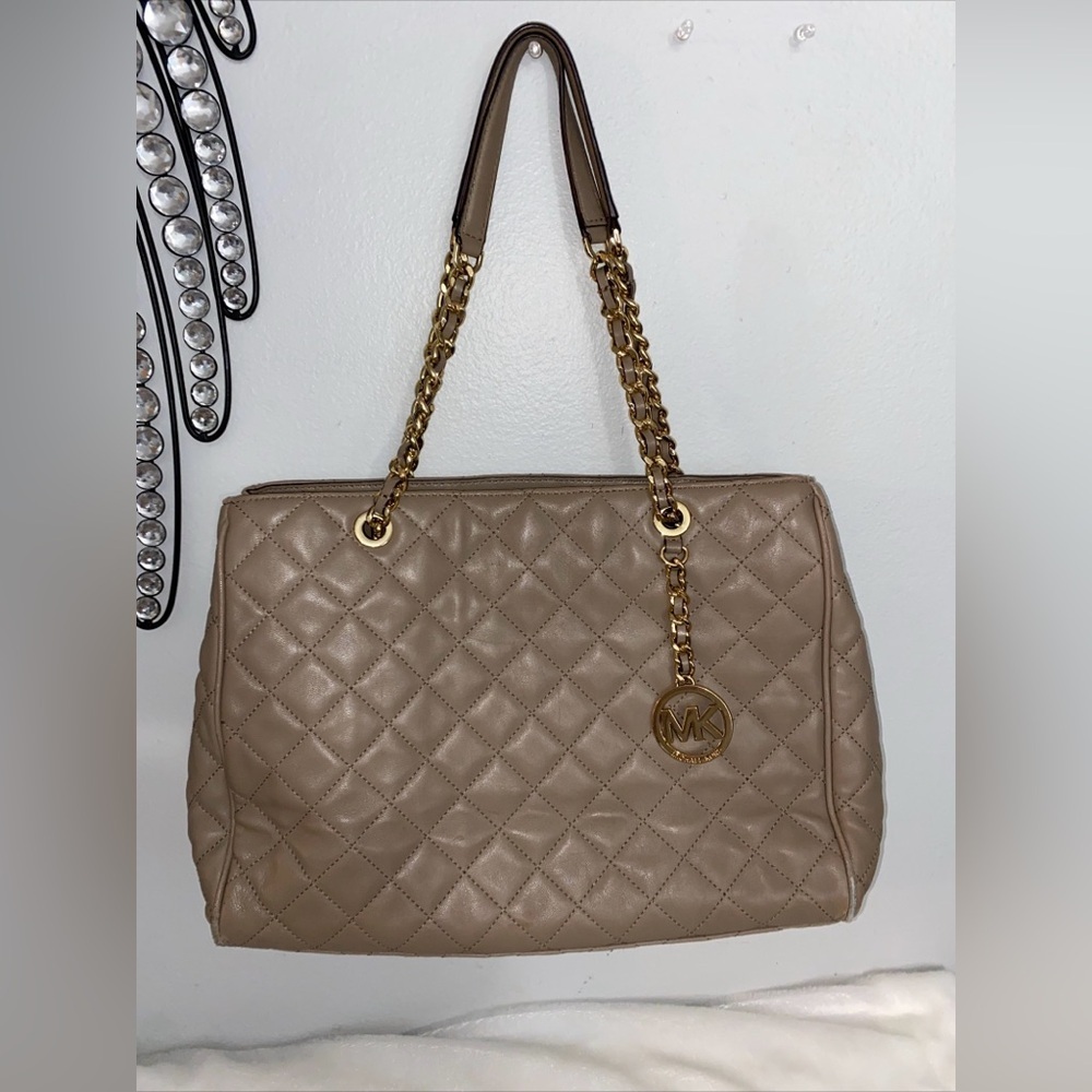 COPY - MICHAEL KORS Taupe Quilted Chain Shoulder Bag